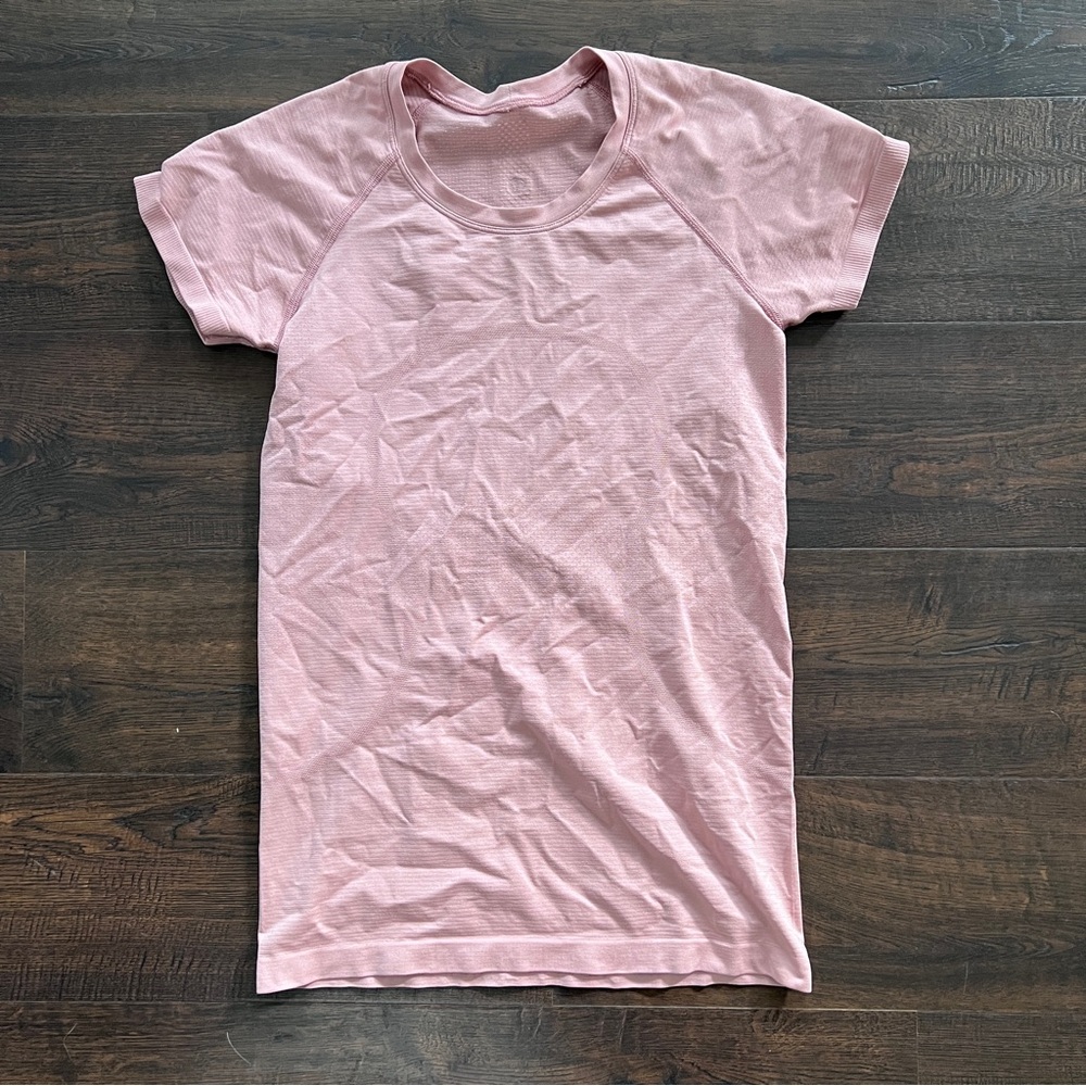 Lululemon Swiftly Tech Short-Sleeve Shirt - size 6